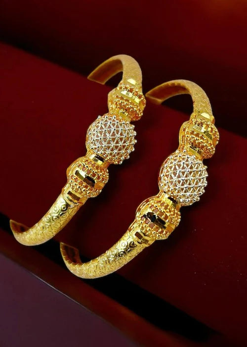 𝑩𝒆𝒂𝒖𝒕𝒊𝒇𝒖𝒍 𝑺𝒕𝒐𝒏𝒆-𝑺𝒕𝒖𝒅𝒅𝒆𝒅 𝑬𝒂𝒓 𝑪𝒖𝒇𝒇𝒔 𝒘𝒊𝒕𝒉 𝑳𝒖𝒙𝒖𝒓𝒊𝒐𝒖𝒔 𝑭𝒊𝒏𝒊𝒔𝒉𝒊𝒏𝒈 𝒇𝒐𝒓 𝑾𝒆𝒅𝒅𝒊𝒏𝒈 𝑬𝒗𝒆𝒏𝒕𝒔