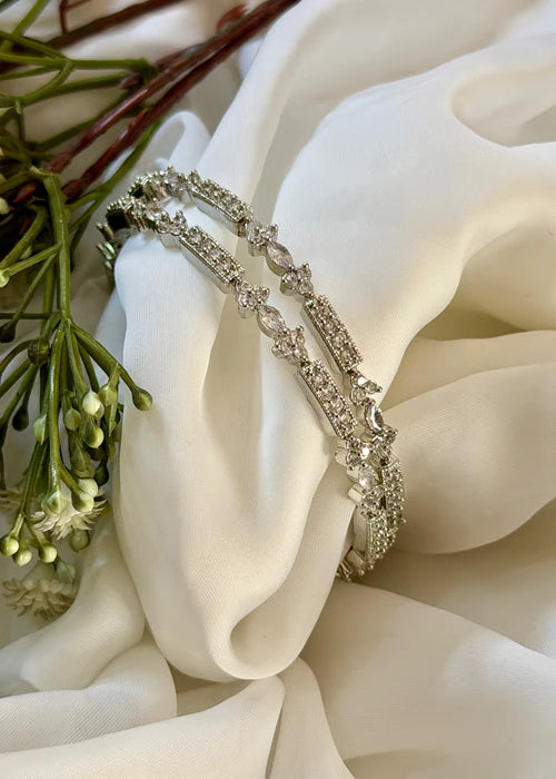 𝑻𝒓𝒆𝒏𝒅𝒚 𝑬𝒂𝒓 𝑩𝒂𝒏𝒈𝒍𝒆𝒔 𝒇𝒐𝒓 𝑾𝒐𝒎𝒆𝒏 𝒘𝒊𝒕𝒉 𝑺𝒕𝒚𝒍𝒊𝒔𝒉 𝑴𝒐𝒅𝒆𝒓𝒏 𝑳𝒐𝒐𝒌 𝒂𝒏𝒅 𝑷𝒓𝒆𝒎𝒊𝒖𝒎 𝑺𝒉𝒊𝒏𝒆