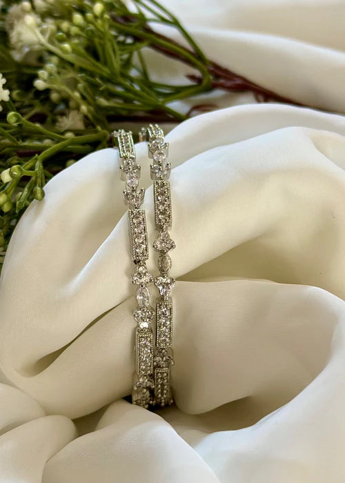 𝑻𝒓𝒆𝒏𝒅𝒚 𝑬𝒂𝒓 𝑩𝒂𝒏𝒈𝒍𝒆𝒔 𝒇𝒐𝒓 𝑾𝒐𝒎𝒆𝒏 𝒘𝒊𝒕𝒉 𝑺𝒕𝒚𝒍𝒊𝒔𝒉 𝑴𝒐𝒅𝒆𝒓𝒏 𝑳𝒐𝒐𝒌 𝒂𝒏𝒅 𝑷𝒓𝒆𝒎𝒊𝒖𝒎 𝑺𝒉𝒊𝒏𝒆