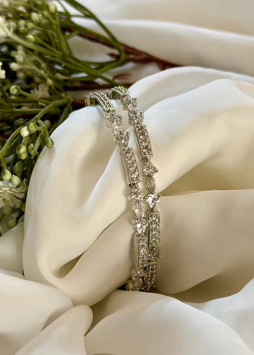 𝑻𝒓𝒆𝒏𝒅𝒚 𝑬𝒂𝒓 𝑩𝒂𝒏𝒈𝒍𝒆𝒔 𝒇𝒐𝒓 𝑾𝒐𝒎𝒆𝒏 𝒘𝒊𝒕𝒉 𝑺𝒕𝒚𝒍𝒊𝒔𝒉 𝑴𝒐𝒅𝒆𝒓𝒏 𝑳𝒐𝒐𝒌 𝒂𝒏𝒅 𝑷𝒓𝒆𝒎𝒊𝒖𝒎 𝑺𝒉𝒊𝒏𝒆